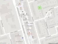 Ambulance met grote spoed naar de 't Plateau in Spijkenisse