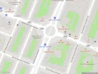 Ambulance met grote spoed naar de Derde Hugo de Grootstraat in Amsterdam