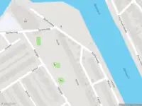 Ambulance met grote spoed naar de Falster in Zaandam