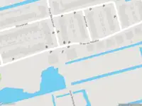 Ambulance met grote spoed naar de Straat van Malakka in Delft