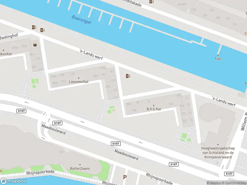 Ambulance met gepaste spoed naar de 's-Lands werf in Rotterdam