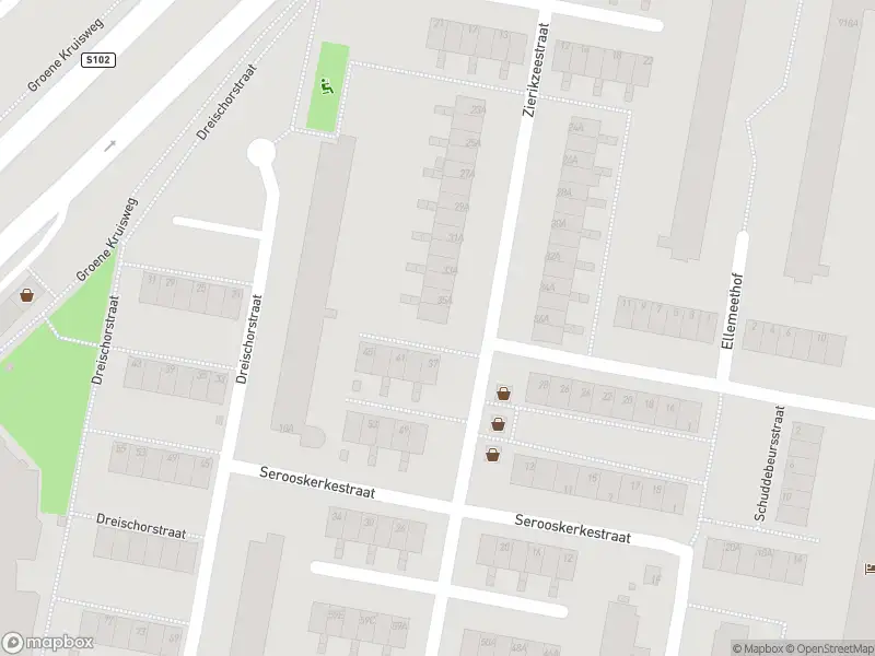 Ambulance met grote spoed naar de Zierikzeestraat in Rotterdam