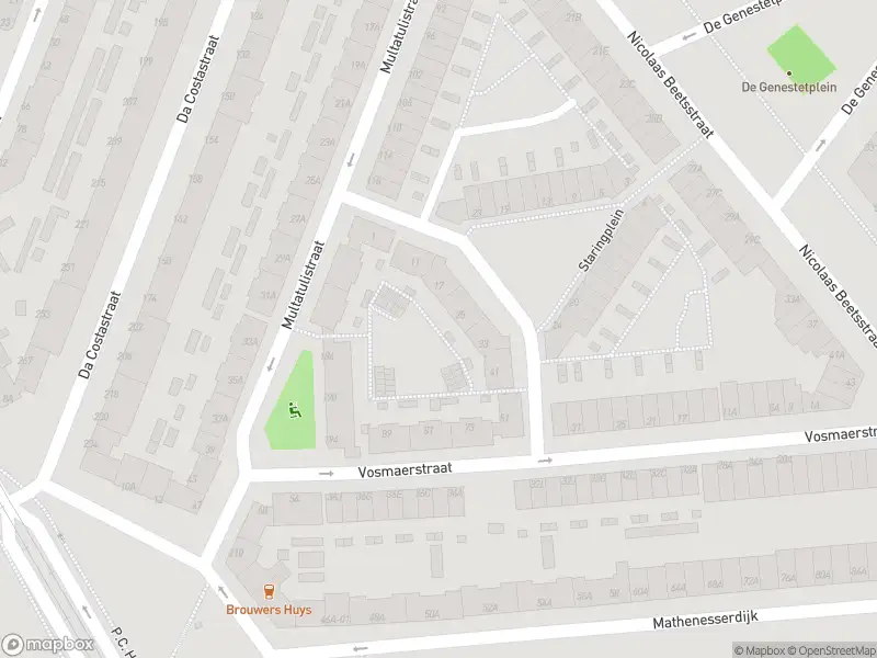 Ambulance met grote spoed naar de Alberdingk Thijmstraat in Rotterdam