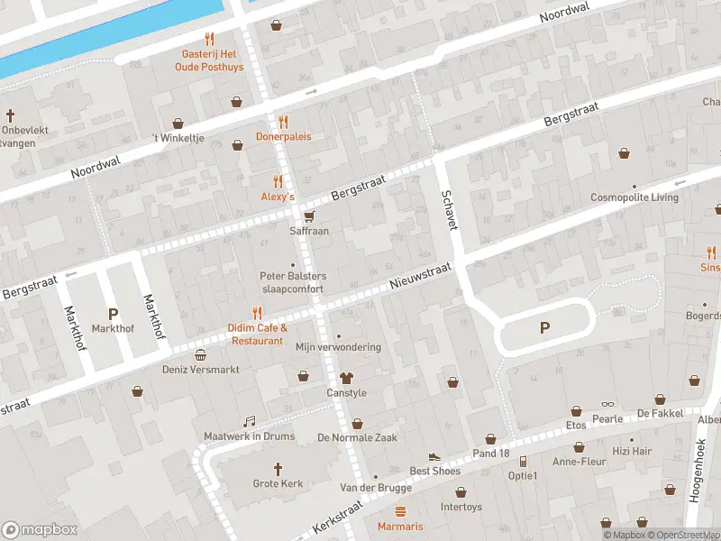 Ambulance met grote spoed naar de Noordwal in Leerdam