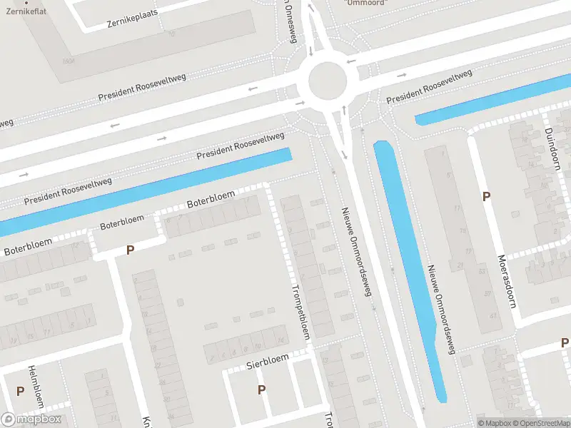 Ambulance met gepaste spoed naar de Trompetbloem in Rotterdam