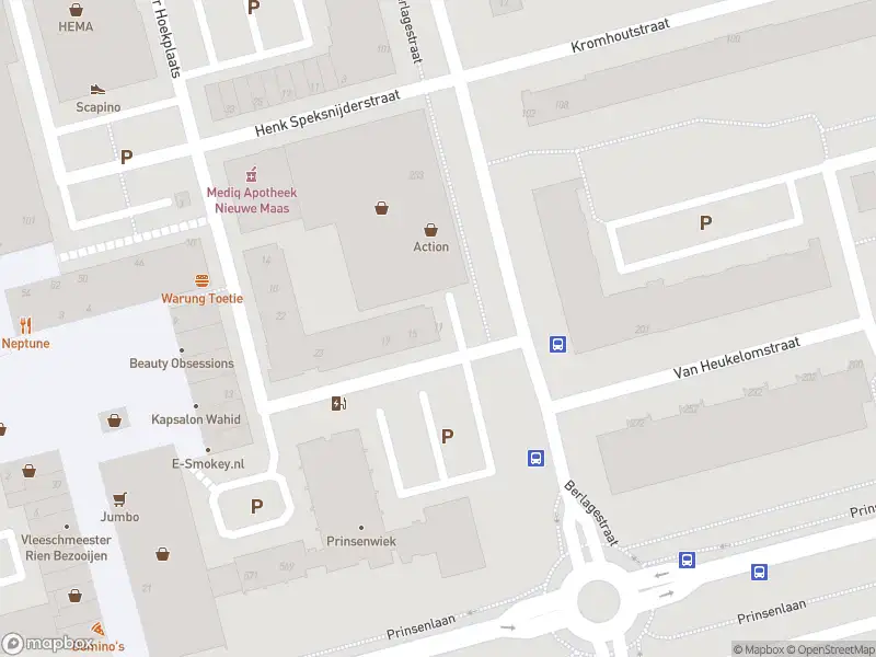 Ambulance met gepaste spoed naar de Kurt Callostraat in Rotterdam