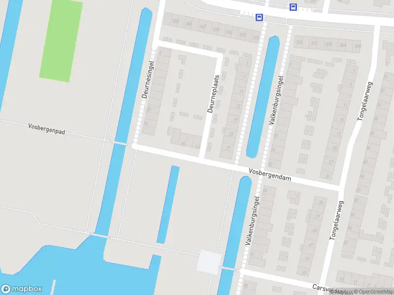 Ambulance met grote spoed naar de Vosbergendam in Rotterdam