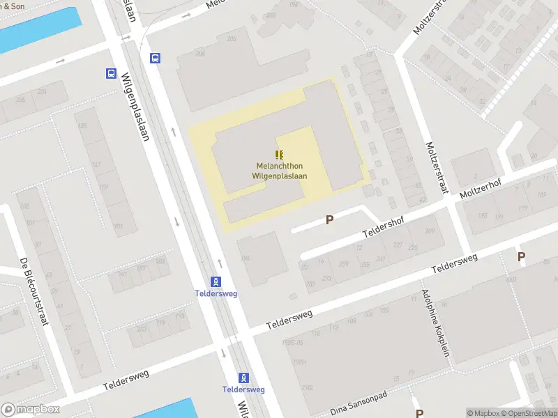 Ambulance met gepaste spoed naar de Wilgenplaslaan in Rotterdam