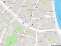 Brandweer met gepaste spoed naar de Justine de Gouwerhof in Haarlem