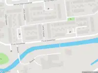 Ambulance met grote spoed naar de A M de Jonglaan in Hellevoetsluis