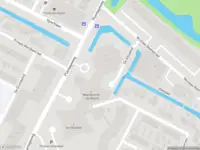 Ambulance met gepaste spoed naar de Nicolaas Beetsstraat in Alblasserdam