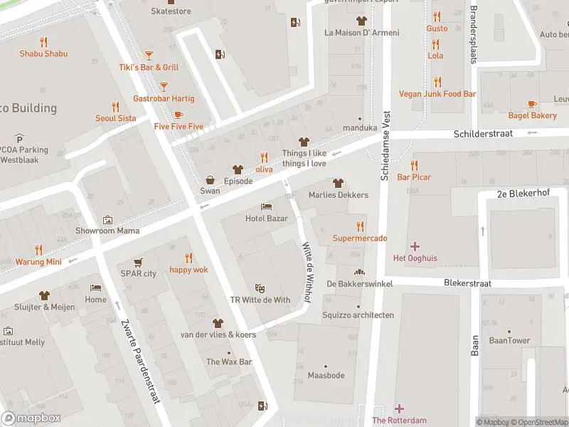 Ambulance met grote spoed naar de Witte de Withstraat in Rotterdam