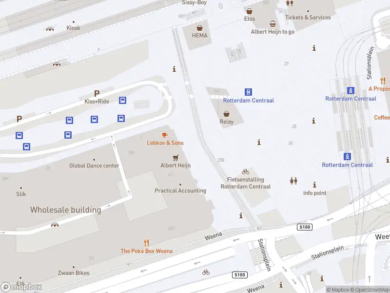 Ambulance met gepaste spoed naar de Stationsplein in Rotterdam