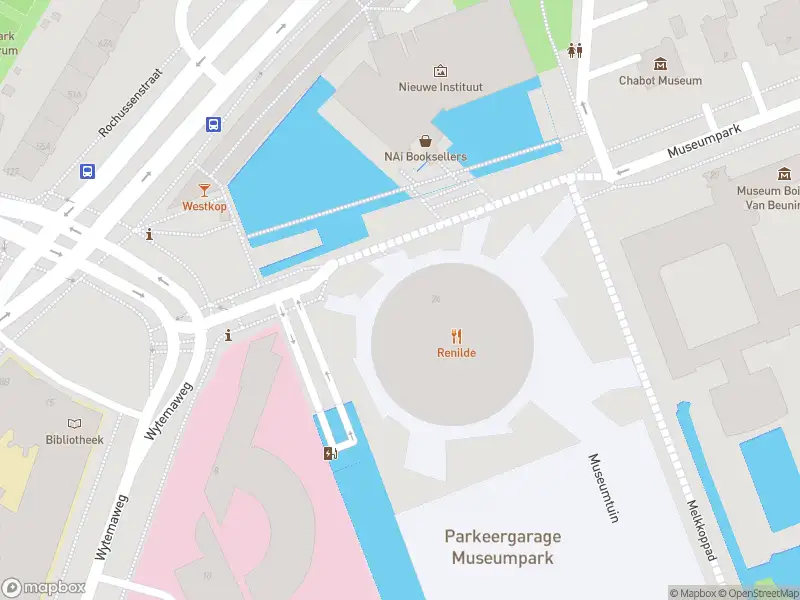 Ambulance met grote spoed naar de Museumpark in Rotterdam