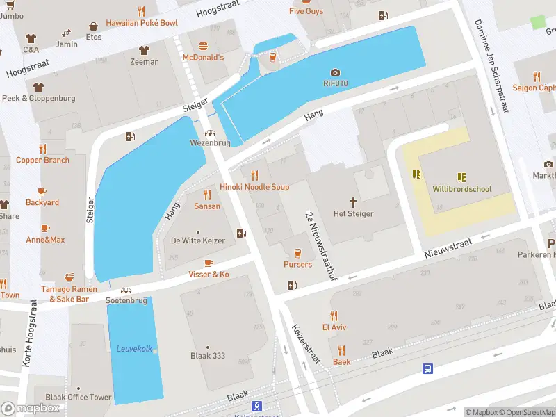 Ambulance met gepaste spoed naar de 2e Nieuwstraathof in Rotterdam