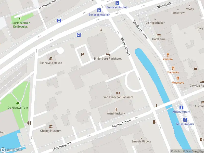 Ambulance met gepaste spoed naar de Westersingel in Rotterdam