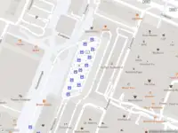 Ambulance met grote spoed naar de Zuidplein in Rotterdam