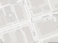 Brandweer met grote spoed naar de Innsbruckweg in Rotterdam vanwege gebouwbrand