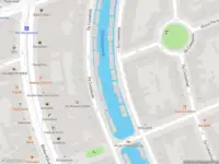 Ambulance met gepaste spoed naar de Potgieterstraat in Amsterdam