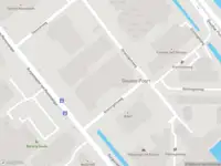 Ambulance met grote spoed naar de Groningenweg in Gouda