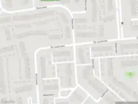 Ambulance met grote spoed naar de Kikkerveen in Spijkenisse