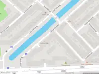 Ambulance met gepaste spoed naar de Lange Hilleweg in Rotterdam