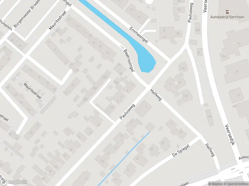 Ambulance met grote spoed naar de Paulusweg in Hendrik-Ido-Ambacht