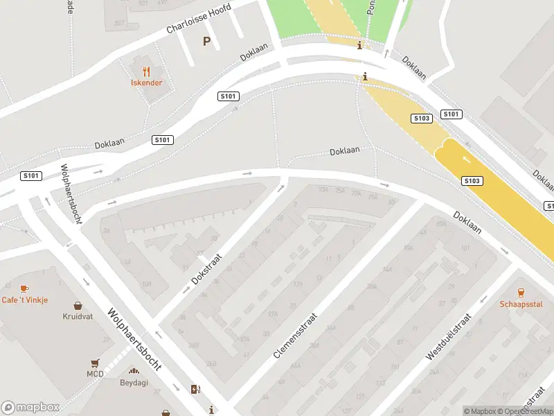 Ambulance met gepaste spoed naar de Dokstraat in Rotterdam