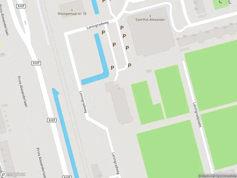 Ambulance met grote spoed naar de Leningradplaats in Rotterdam