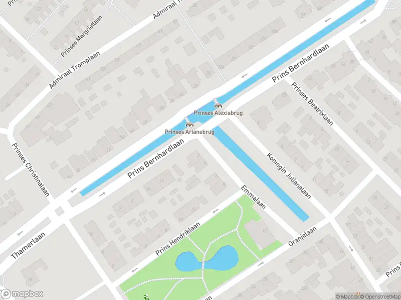 Ambulance met grote spoed naar de Prins Bernhardlaan in Uithoorn