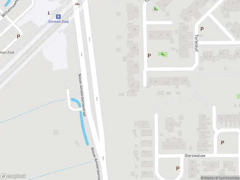 Brandweer met gepaste spoed naar de Nieuw-Amsterdamsestraat in Emmen vanwege een buitenbrand