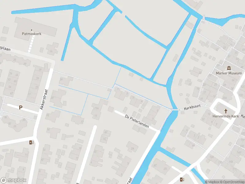 Ambulance met grote spoed naar de De Pieterlanden in Marken