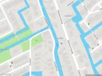 Ambulance met grote spoed naar de Hoflandendreef in Delft