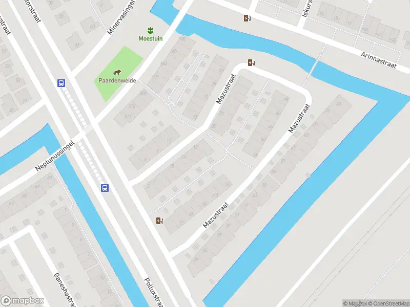 Brandweer met grote spoed naar de Mazustraat in Almere vanwege gebouwbrand