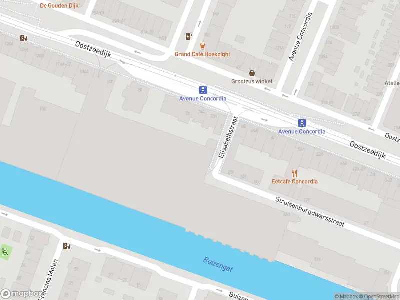 Ambulance met gepaste spoed naar de Struisenburgdwarsstraat in Rotterdam