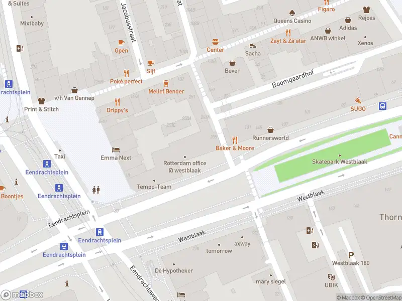 Ambulance met grote spoed naar de Westblaak in Rotterdam