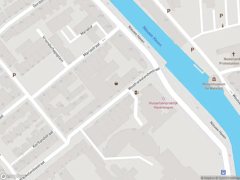 Ambulance met gepaste spoed naar de Westfrankelandsestraat in Schiedam