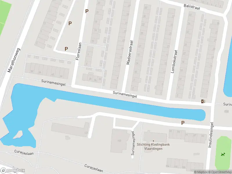 Ambulance met gepaste spoed naar de Madoerastraat in Vlaardingen