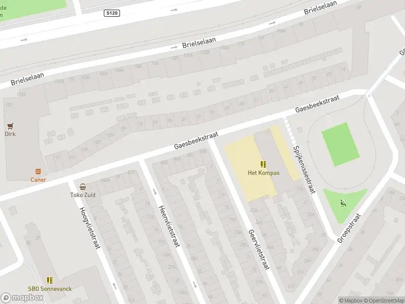 Ambulance met grote spoed naar de Gaesbeekstraat in Rotterdam