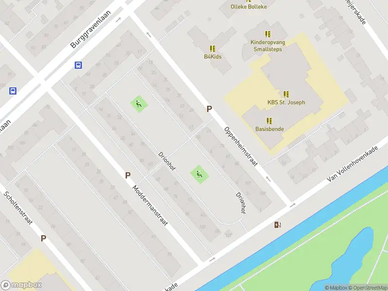 Brandweer met gepaste spoed naar de Van Vollenhovenplein in Leiden vanwege wateroverlast