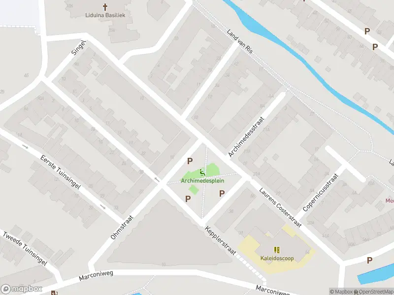 Ambulance met grote spoed naar de Laurens Costerstraat in Schiedam