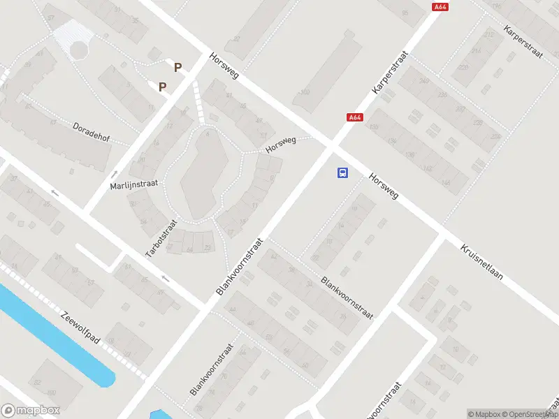 Ambulance met grote spoed naar de Blankvoornstraat in Hoogvliet Rotterdam