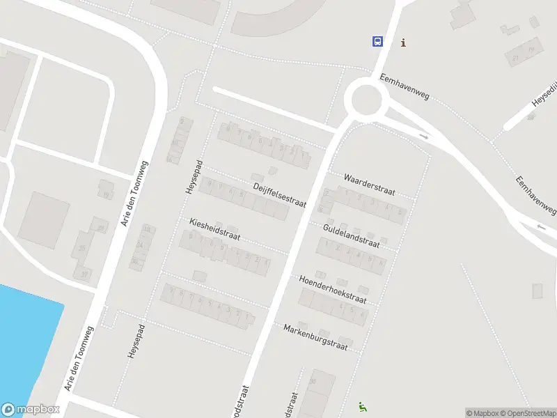 Ambulance met gepaste spoed naar de Deijffelsestraat in Rotterdam