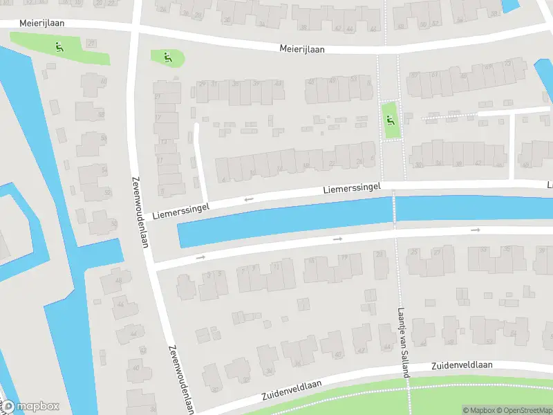 Ambulance met grote spoed naar de Liemerssingel in 's-Gravenhage