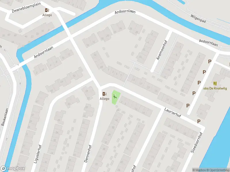 Ambulance met grote spoed naar de Laurierhof in Papendrecht