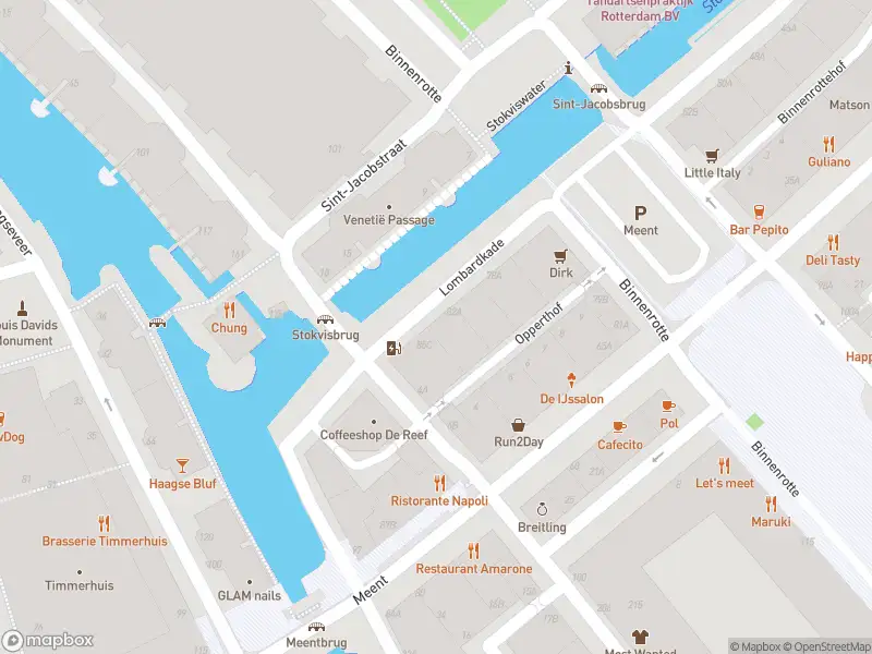 Ambulance met grote spoed naar de Lombardkade in Rotterdam