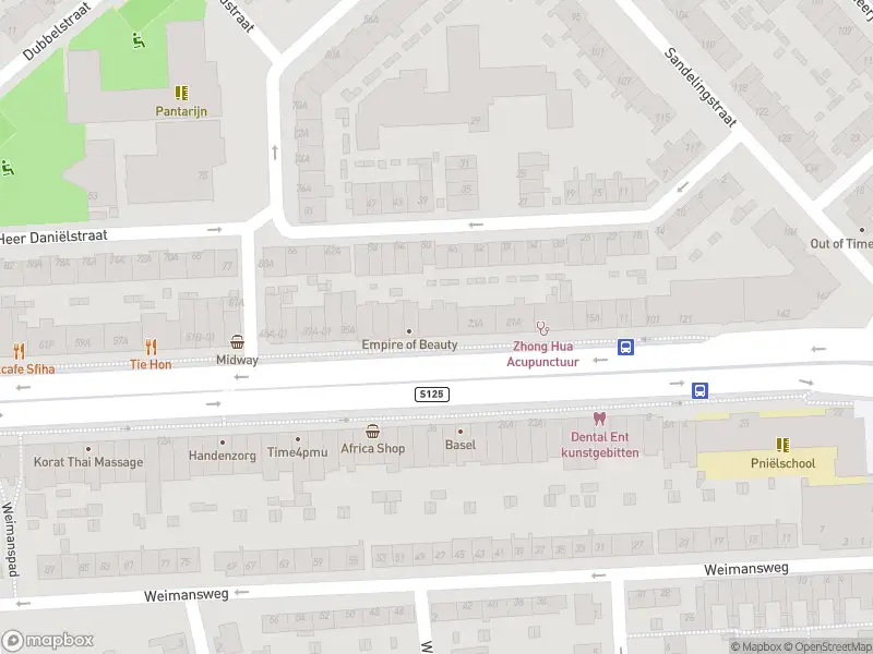 Ambulance met grote spoed naar de Strevelsweg in Rotterdam