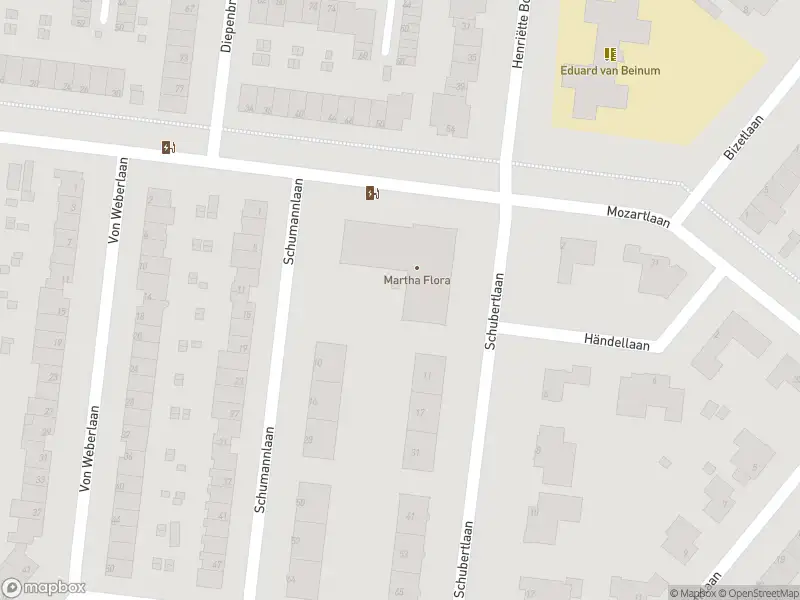 Ambulance met grote spoed naar de Schubertlaan in Rotterdam