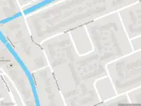 Ambulance met grote spoed naar de Sternmeerhof in Edam