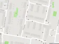 Ambulance met grote spoed naar de Asserstraat in Vlaardingen